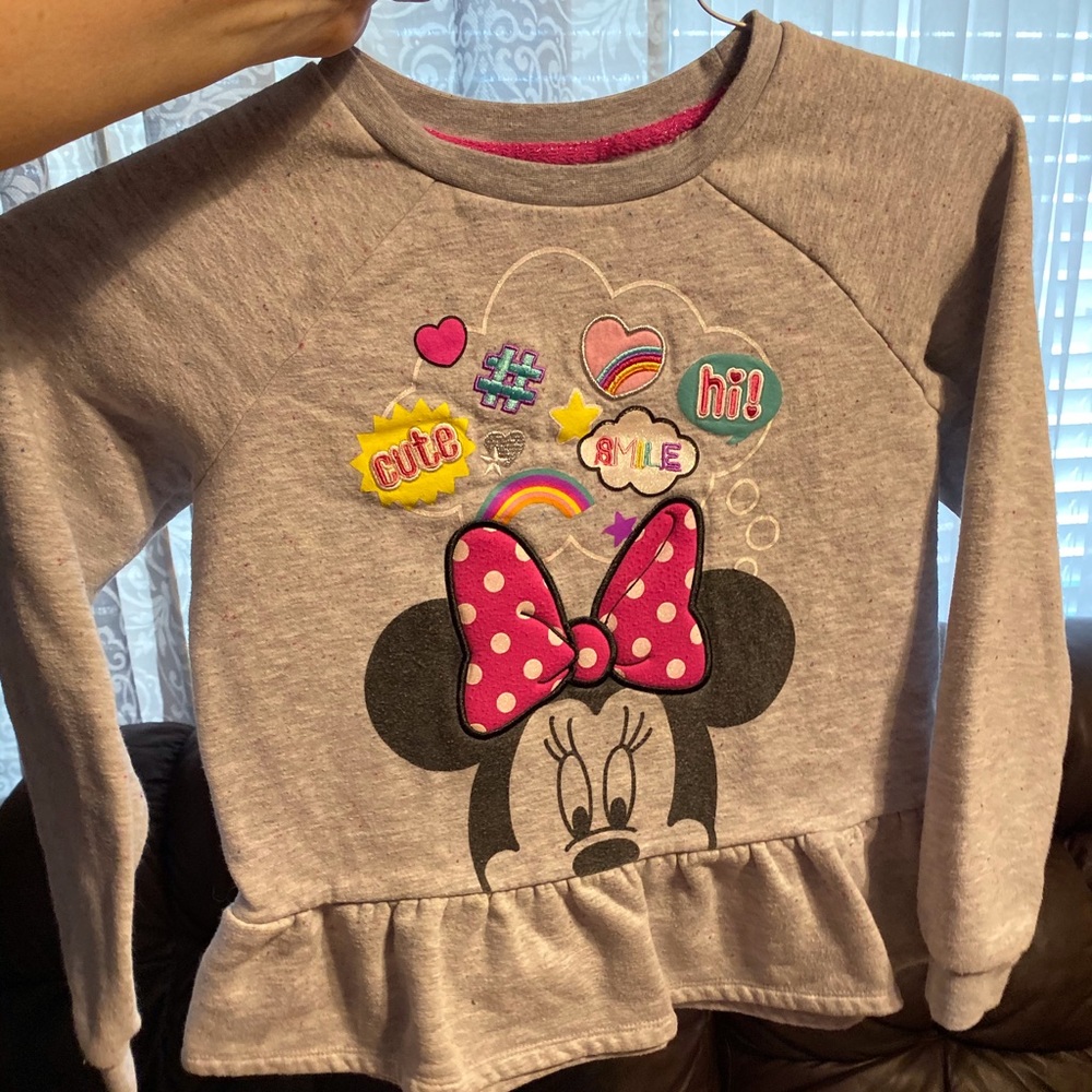 Adorable Minnie Mouse sweatshirt